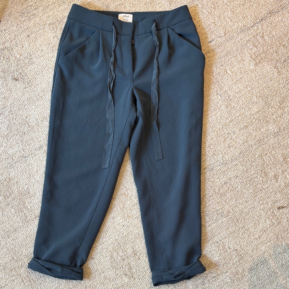 Aritzia Wilfred Allant Cropped Cuffed Blue Trousers, size 4